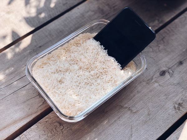 iPhone v ryži